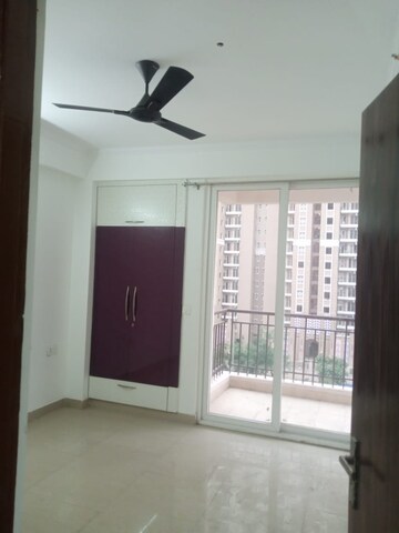 Room in 4 BHK Apartment at Sunworld Vanalika, Sector 107 – for Sale