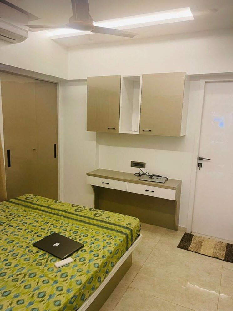 Bedroom, lodha-amara-tower-47-and-48 3 Bedroom 955 Sq.Ft. Apartment In Kolshet Road Thane 7317866