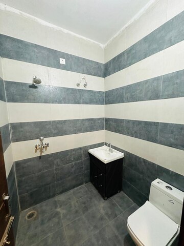 Bathroom in 3 BHK Apartment at Patiala Road – for Sale