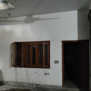 Room in 6+ BHK Independent House at Adil Nagar – for Sale