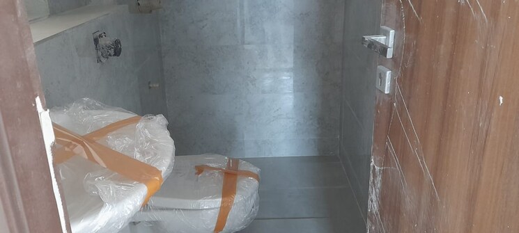 Bathroom, sheth-irene 2 Bedroom 665 Sq.Ft. Apartment In Malad West Mumbai 7318000