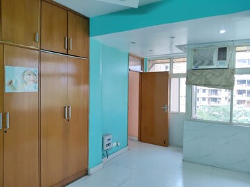 Room in 3 BHK Apartment at Mahindra Luminare, Sector 59 – for Sale