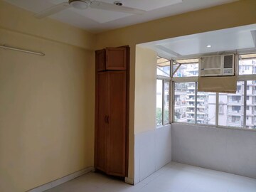 Room in 3 BHK Apartment at Mahindra Luminare, Sector 59 – for Sale