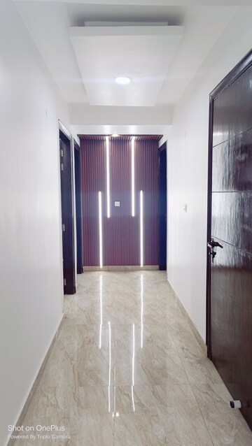 Building Lobby in 4 BHK Builder Floor at Ashoka Enclave Faridabad, Sector 34 – for Sale