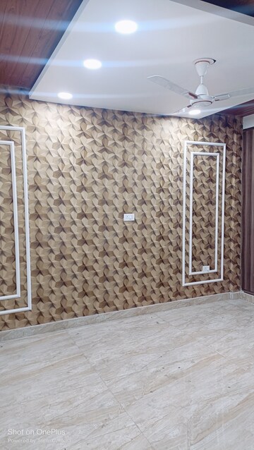 Room in 4 BHK Builder Floor at Ashoka Enclave Faridabad, Sector 34 – for Sale