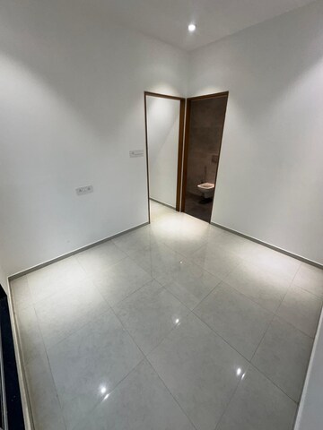 Room in 1 BHK Apartment at Shiv Seasons, Naigaon East – for Sale