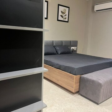 Furnished Amenities in 4 BHK Builder Floor at Ansal Sushant Lok I, Sector 43 – for Rent