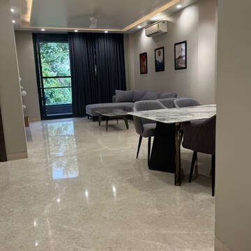 Living Room in 4 BHK Builder Floor at Ansal Sushant Lok I, Sector 43 – for Rent