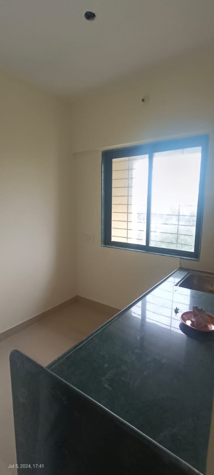 Room, s-chs 1 Bedroom 360 Sq.Ft. Apartment In Uthalsar Thane 7318777