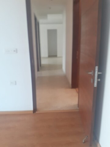Room in 2 BHK Apartment at Amrapali Eden Park, Sector 50 – for Sale
