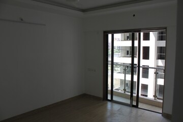 Room in 3 BHK Apartment at HDIL Metropolis Residences, Andheri West – for Sale