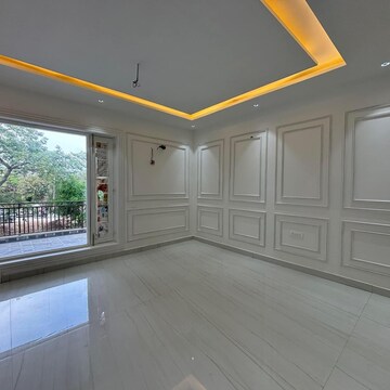 Balcony in 4 BHK Builder Floor at Green Fields Colony – for Sale