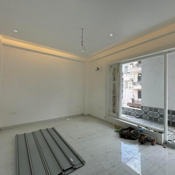 Room in 4 BHK Builder Floor at Green Fields Colony – for Sale