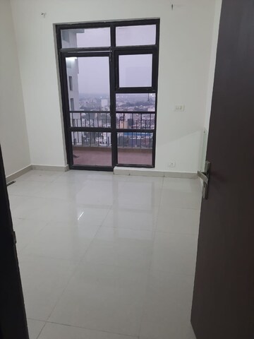 Room in 2 BHK Apartment at Cosmos Executive, Sector 3 – for Sale