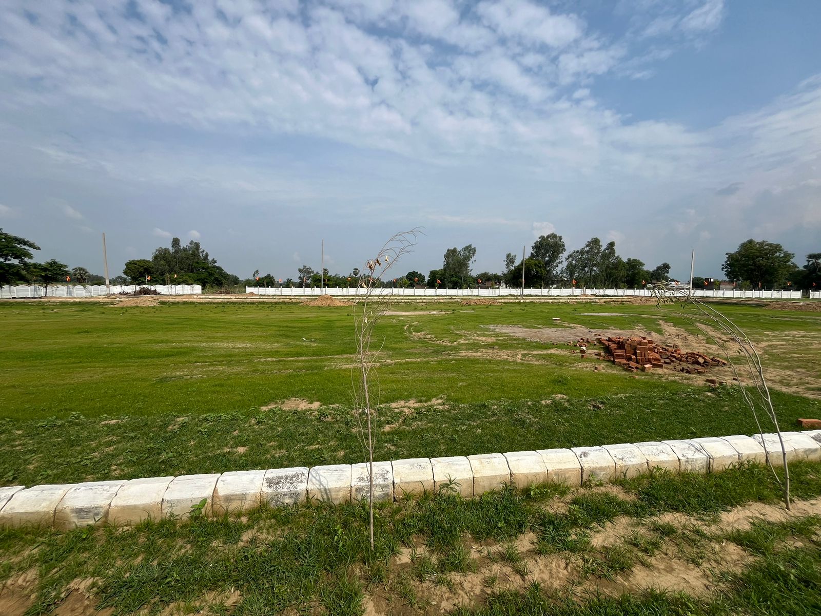 Plot For Sale in Kanpur Road
