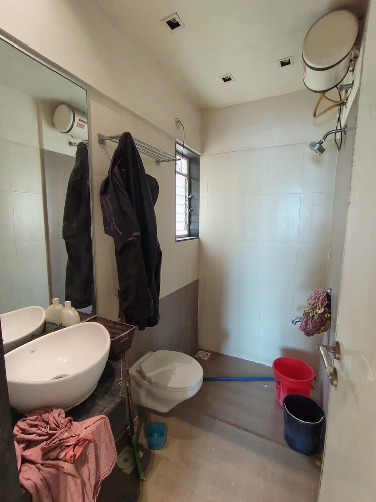 Bathroom, rustomjee-urbania-acura 2 Bedroom 1011 Sq.Ft. Apartment In Majiwada Thane 7319563
