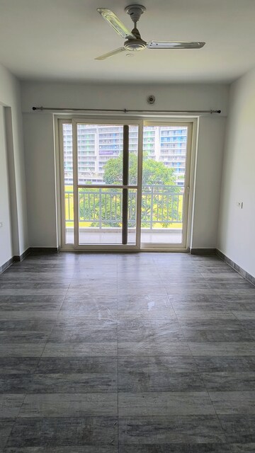 Room in 3.5 BHK Apartment at Pacific Golf Estate, Kulhan – for Sale