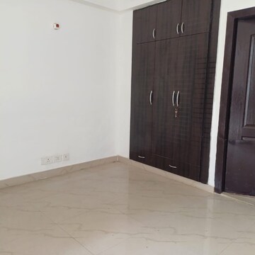 Room in 2 BHK Apartment at Amrapali Zodiac, Sector 120 – for Sale