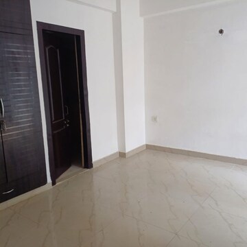 Room in 2 BHK Apartment at Amrapali Zodiac, Sector 120 – for Sale
