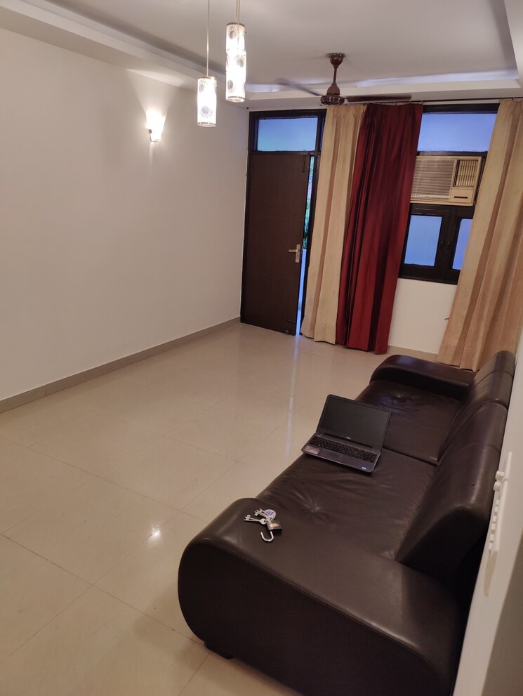 Master Bedroom, patparganj 2 Bedroom 1000 Sq.Ft. Apartment In Patparganj Delhi 7319975