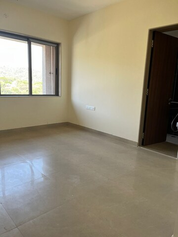 Room in 3 BHK Apartment at One Hiranandani Park, Ghodbunder Road – for Sale