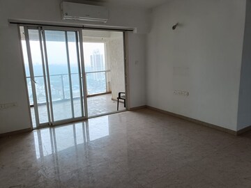 Room in 3 BHK Apartment at JP Decks, Goregaon East – for Sale