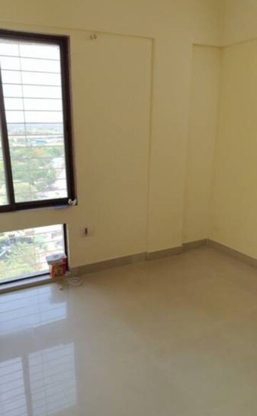 Room in 1 BHK Apartment at Metropolis Aquaris Phase 1, Kasarvadavali – for Sale