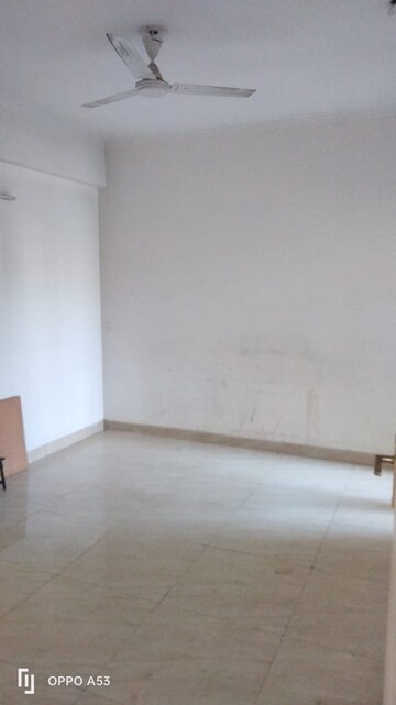 Room in 3 BHK Apartment at Gaur City 2 - 14th Avenue, Sector 16c Greater Noida – for Sale