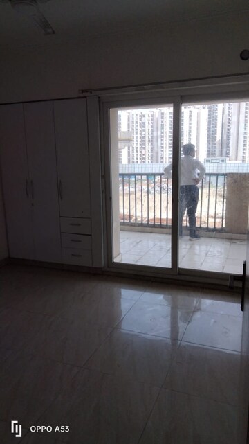 Room in 3 BHK Apartment at Gaur City 2 - 14th Avenue, Sector 16c Greater Noida – for Sale