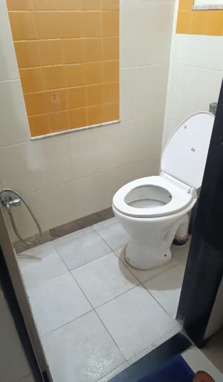 Bathroom, kalpataru-sidhachal-phase-iv 1 Bedroom 550 Sq.Ft. Apartment In Kapur Bawdi Thane 7320665