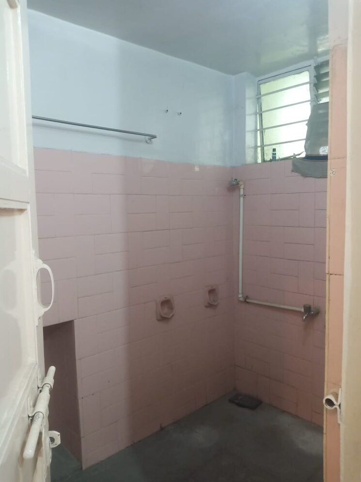 Bathroom, makwana-sons-sahawas-society 1 Bedroom 700 Sq.Ft. Villa In Karve Nagar Pune 7320788