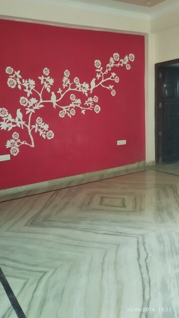 Room in 3.5 BHK Apartment at Amarpali Exotica, Sector 50 – for Sale