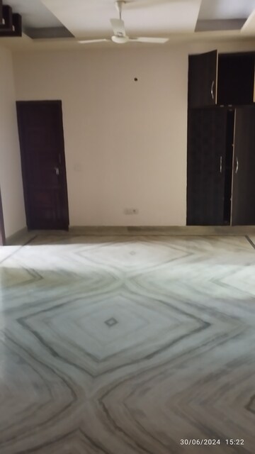 Bedroom in 3.5 BHK Apartment at Amarpali Exotica, Sector 50 – for Sale