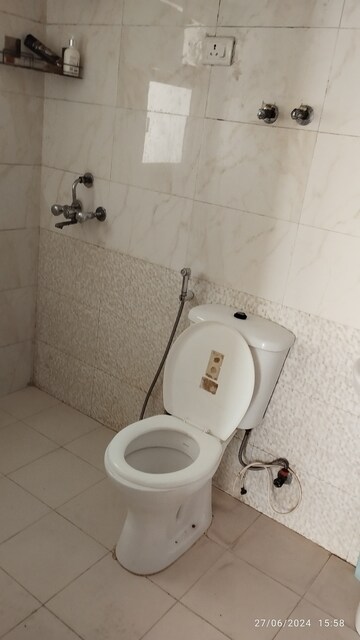 Bathroom in 3.5 BHK Apartment at Amarpali Exotica, Sector 50 – for Sale