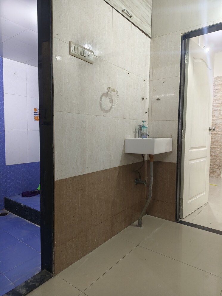Bathroom, mayurs-nature-glory 1 Bedroom 600 Sq.Ft. Apartment In Kalwa Thane 7321368