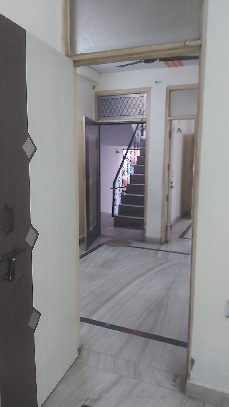 undefined, acharya niketan 2.5 Bedroom 450 Sq.Ft. Builder Floor In Acharya Niketan Delhi 7321376