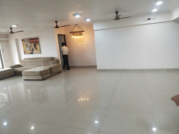 Room in 3.5 BHK Apartment at Hiranandani Glen Dale, Powai – for Sale