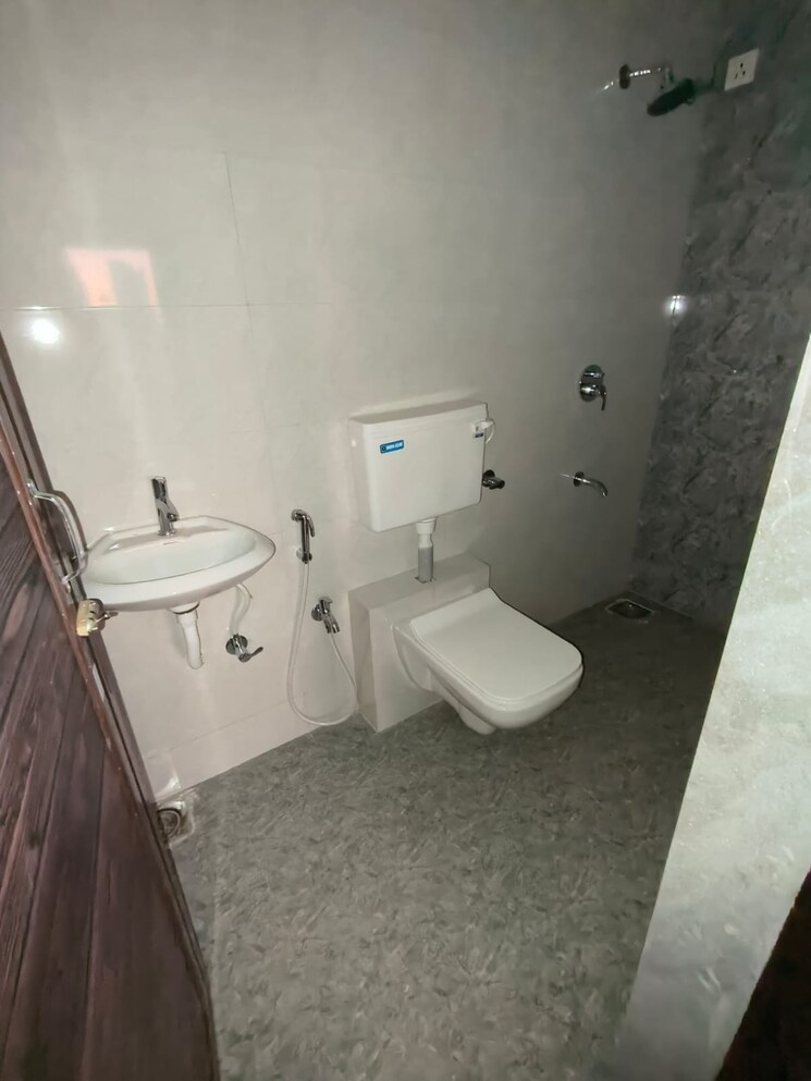 Bathroom, arihant-skyline 1 Bedroom 419 Sq.Ft. Apartment In Dadar West Mumbai 7321701