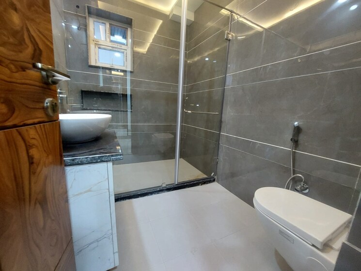 Attached Bathroom, sector 28 4 Bedroom 3150 Sq.Ft. Builder Floor In Sector 28 Faridabad 7321932