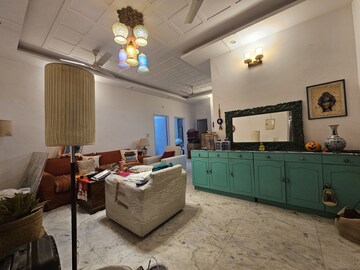Room in 3 BHK Builder Floor at Green Fields Colony – for Sale
