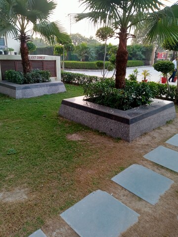 Swimming Pool in 2 BHK Apartment at Signature Global Synera, Sector 81 – for Sale