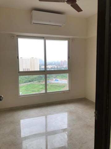 Room in 2 BHK Apartment at Lodha Amara, Kolshet Road – for Sale