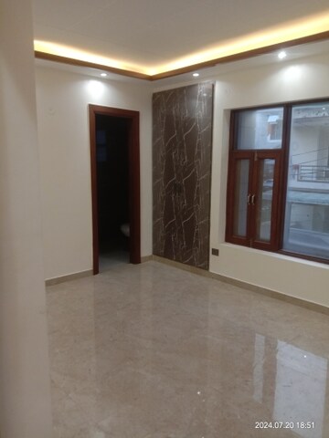 Room in 3 BHK Builder Floor at Green Fields Colony – for Sale