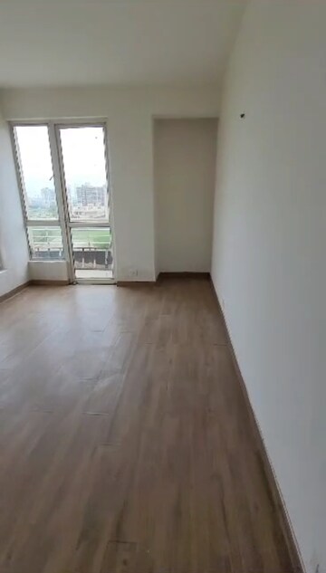 Room in 2 BHK Apartment at Indiabulls Centrum Park, Sector 103 – for Sale