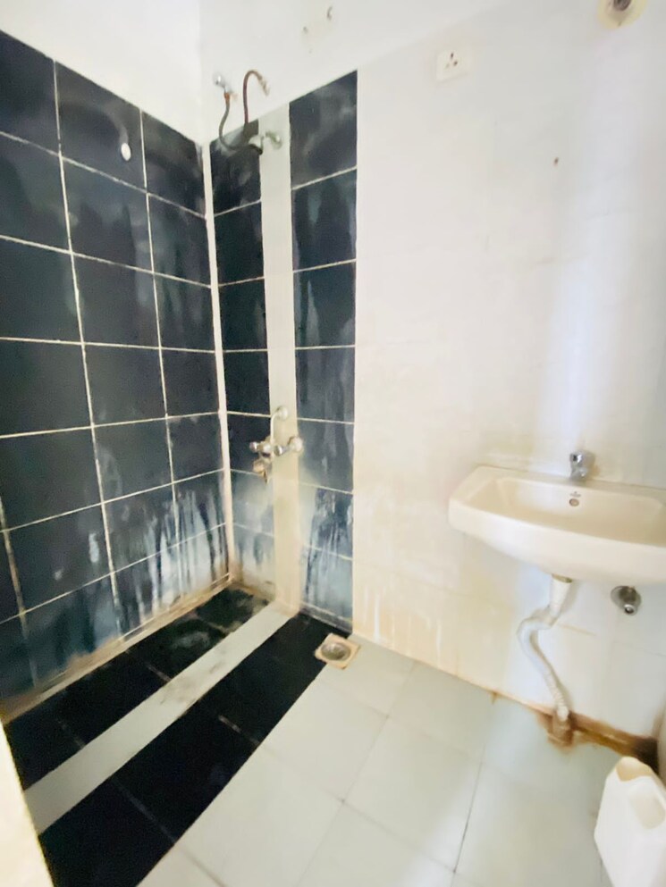 Bathroom, eisha-bella-vista 1 Bedroom 550 Sq.Ft. Apartment In Kondhwa Pune 7323013