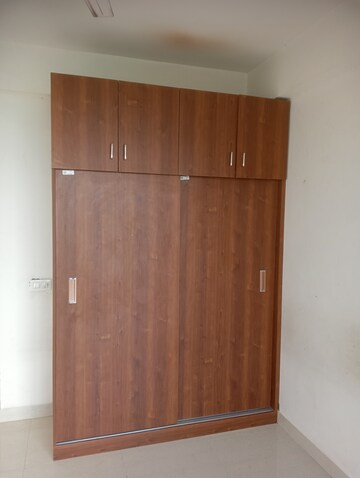 Furnished Amenities in 1.5 BHK Apartment at Signature Global Synera, Sector 81 – for Sale