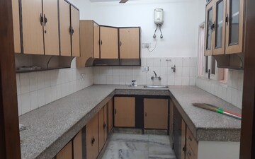3 BHK Builder Floor For Sale in Chattarpur
