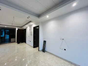 Room in 3 BHK Builder Floor at Ardee City, Sector 52 – for Sale