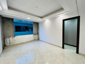 Room in 3 BHK Builder Floor at Ardee City, Sector 52 – for Sale