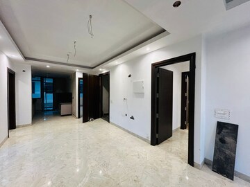 Room in 3 BHK Builder Floor at Ardee City, Sector 52 – for Sale